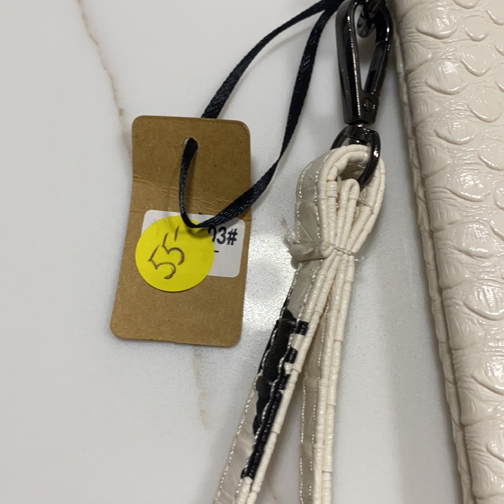 Clutch or Shoulder Purse - Picture 4 of 7